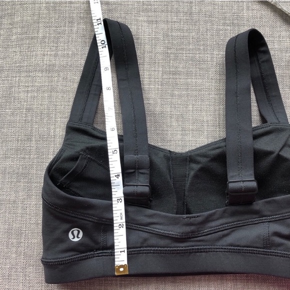Lululemon sports bra - Picture 3 of 4